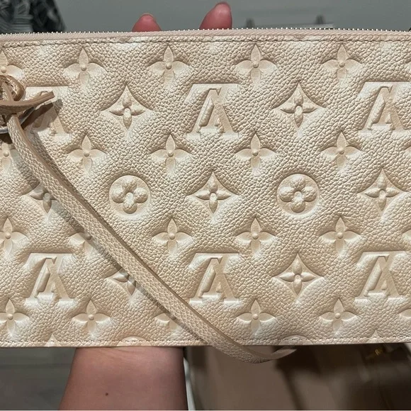 Louis Vuitton Neverfull Summer Stardust collection in beige clair - Picture 13 of 16